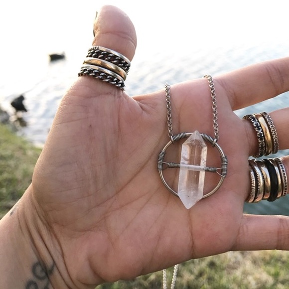 Crystal quartz necklace . Genuine Double point crystal quartz boho gem necklace - Picture 4 of 9